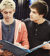 alyssa-edwards:  “I think what makes Niall beautiful is his nice blond hair, his