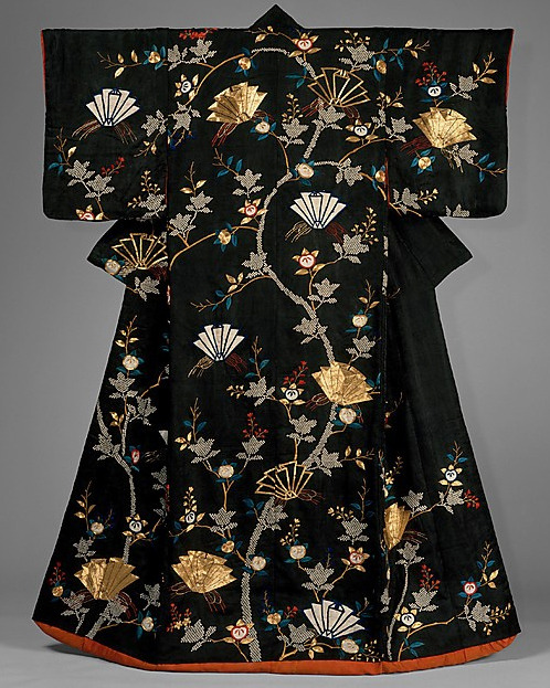 Silk ‘uchikake’ (wedding over-kimono) with Design of Mandarin Oranges and Folded Paper O