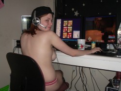 savingthrowvssexy:  Naked gaming. 