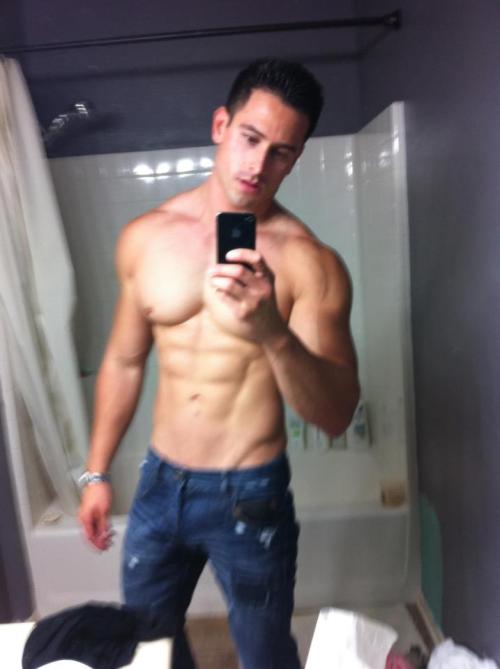 manhandlehim:  andhesonit:  The things he could do to me….  Me too… tag team? 