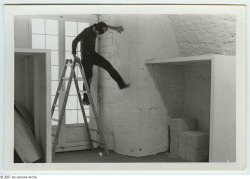 grupaok:  Vito Acconci, Cross-Fronts, performance