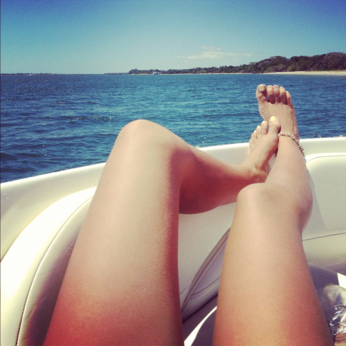 a-rtist:  vin-tage-v-o-g-u-e:  Boating  love