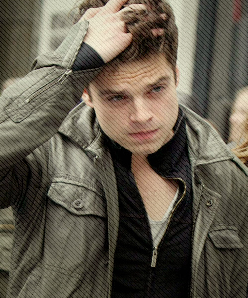 mehacensuspirar:  On Set of Gossip Girl - March, 2009     