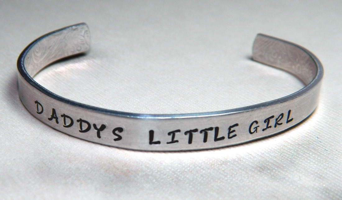 skatteredthoughts:  thelovelymissj:  :O I need this!  I need to get one of these
