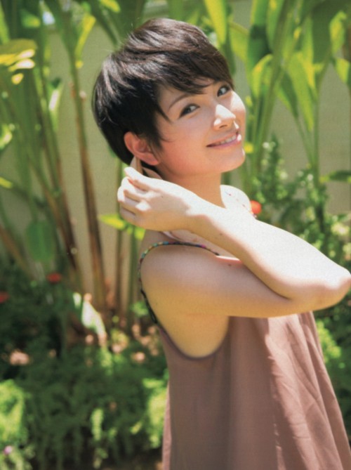 「制コレ'05」グランプリの寺田有希(23)が裸になって乳首隠したセミヌードに挑戦 - みんくちゃんねる