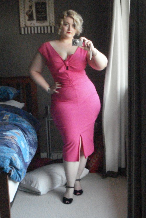 dbpony89:  pearlconcubine:  What I wore to the work Xmas Party:- Dress: Pinup Girl Clothing Niagara Dress size 2X Shoes: Mollini size 38 I have to say, I think I looked pretty fab.  I love this dress and it was perfect for tonight.  The Christmas Party