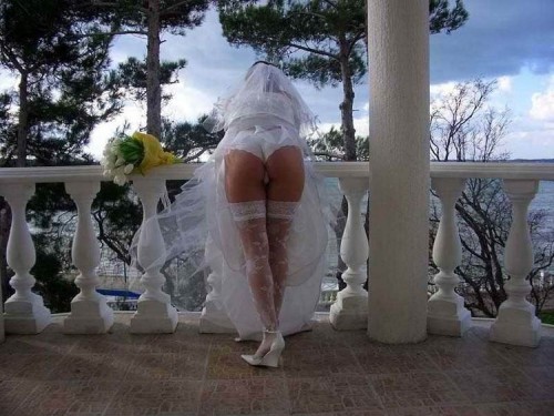 http://hornybride.tumblr.com/