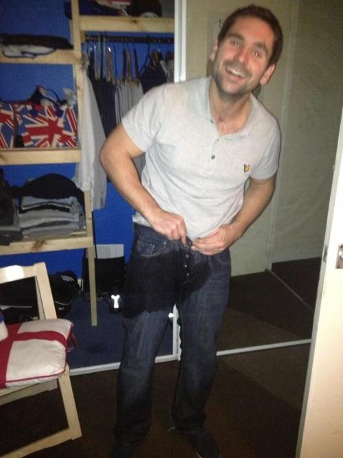  pissinghispants (my old tumblr):  Hot men pissing their pants (from twitpics & instagram)    