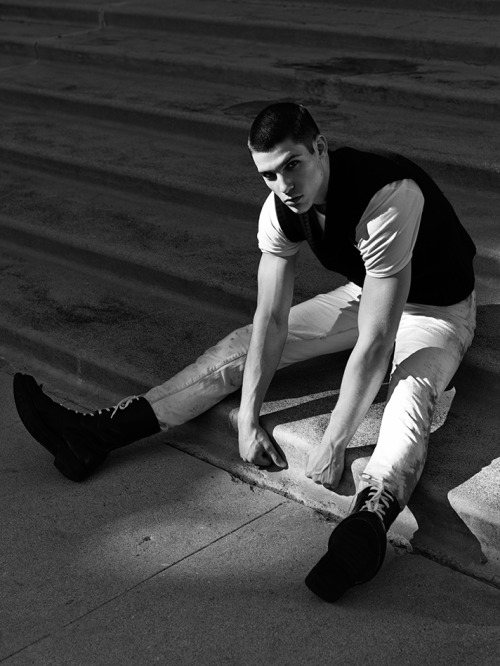 whoisyourpaddy: Arms .. Hair … His Owner caught him on the steps outside his college classroo