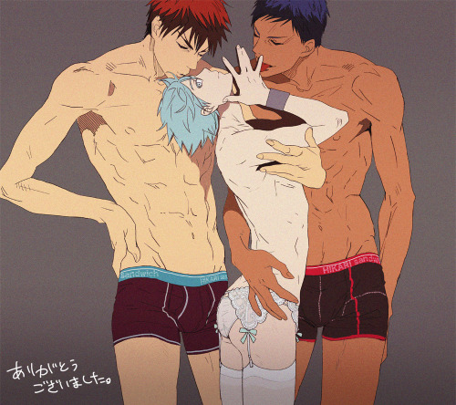 kuroitsume:  grizzly-of-the-alley: 黒バスついぴくログ２  Kuroko looks so sexy 