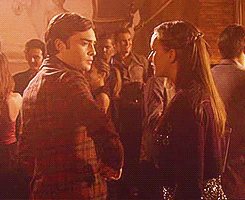 iheartchair:  one chuck and blair photoset per episode→ 2.09 there might be blood: