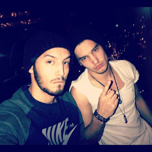 fyeahriachbros:even being jet lagged (ahem high ahem) they still look fucking sexy as hell