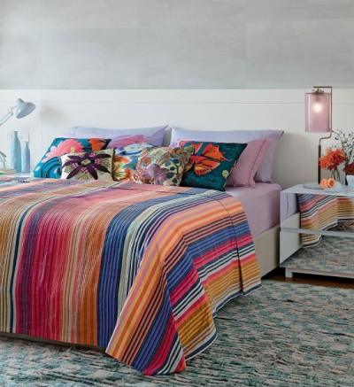 micasaessucasa:
“ (via Tropical-Themed Bedroom Design For Those Who Love Bright Colors | DigsDigs)
”