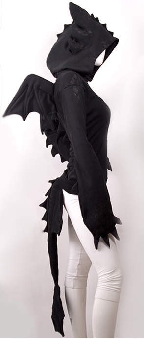 danplasmius:iamchandlerbing:omg there is a Toothless hoodieI want it so badGive it to me