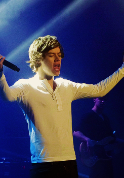 guydirectioners:  Harry at Mohegan Sun. x 
