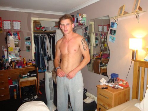 Porn photo ukmilitarymen:  Want him! 