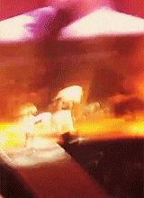 zayncangetsome:  Harry sliding under Liam’s legs. (x) 