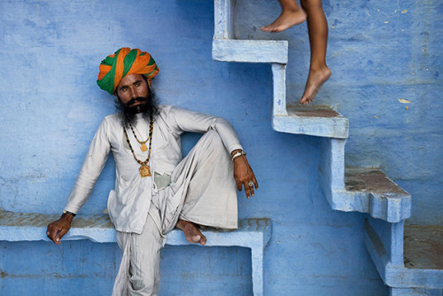 thekhooll:  Blue City Steve McCurry’s Blue City photographic series was taken on the edge of the Thar Desert, India, in a place that was once the capital of a princely state – the mystical Jodhpur. Delve into this magical world and these stunning