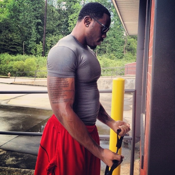  Rafael Bush 