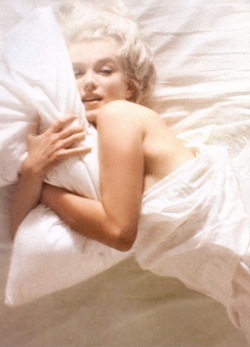 thebeautyofmarilyn:  Marilyn photographed