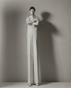 22ackermann:20 FEET TALL by HORST………..No.1