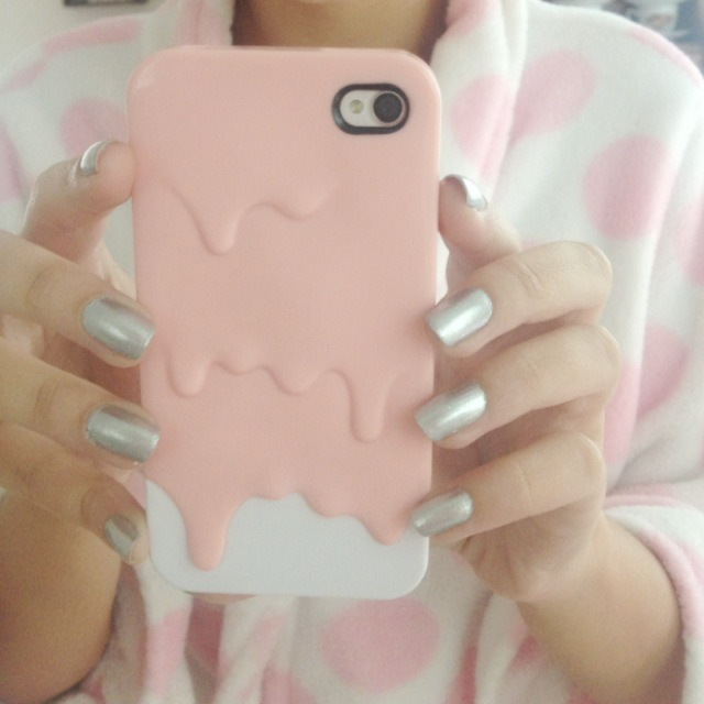 blackmetalcupcake:  Luv my goo 
