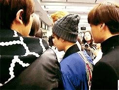incenesque:  baekhyun nudging his chin on chanyeol, then chanyeol begins to whisper in his ear~ 