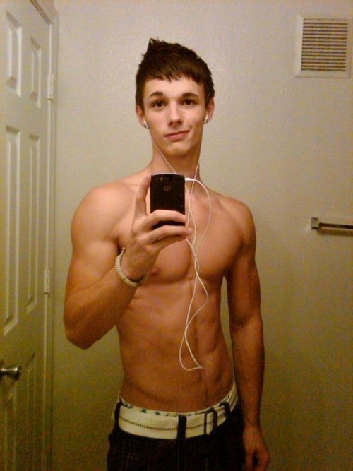 selfportraitmen:  self p.