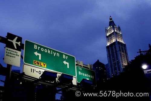 Abendspaziergang über die Brooklyn-Bridge, NYC. Canon EOS 30D - EF 28-200