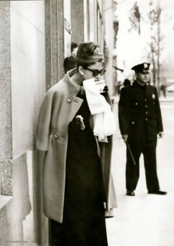  Audrey Hepburn on the set of Breakfast at