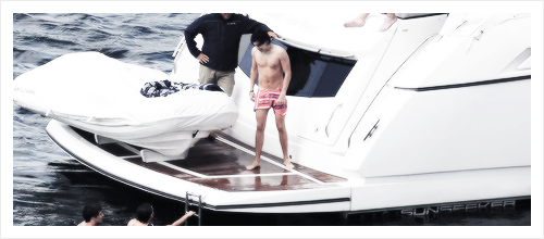 2000yr:  harry styles taking a dip in the sydney harbour 