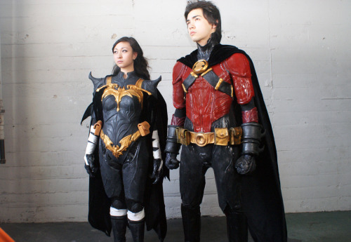 empiristic:kiarou:More pictures of my girlfriend’s and I’s Red Robin and Black Bat cosplays we did a