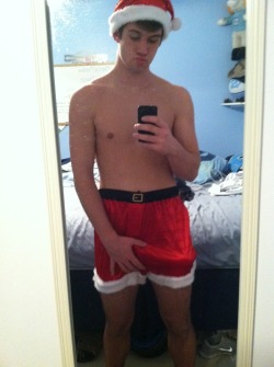 thehottestboys:  Santa’s lil helper isnt so little !!! http://invisiblemale.tumblr.com/  Yet so BIG