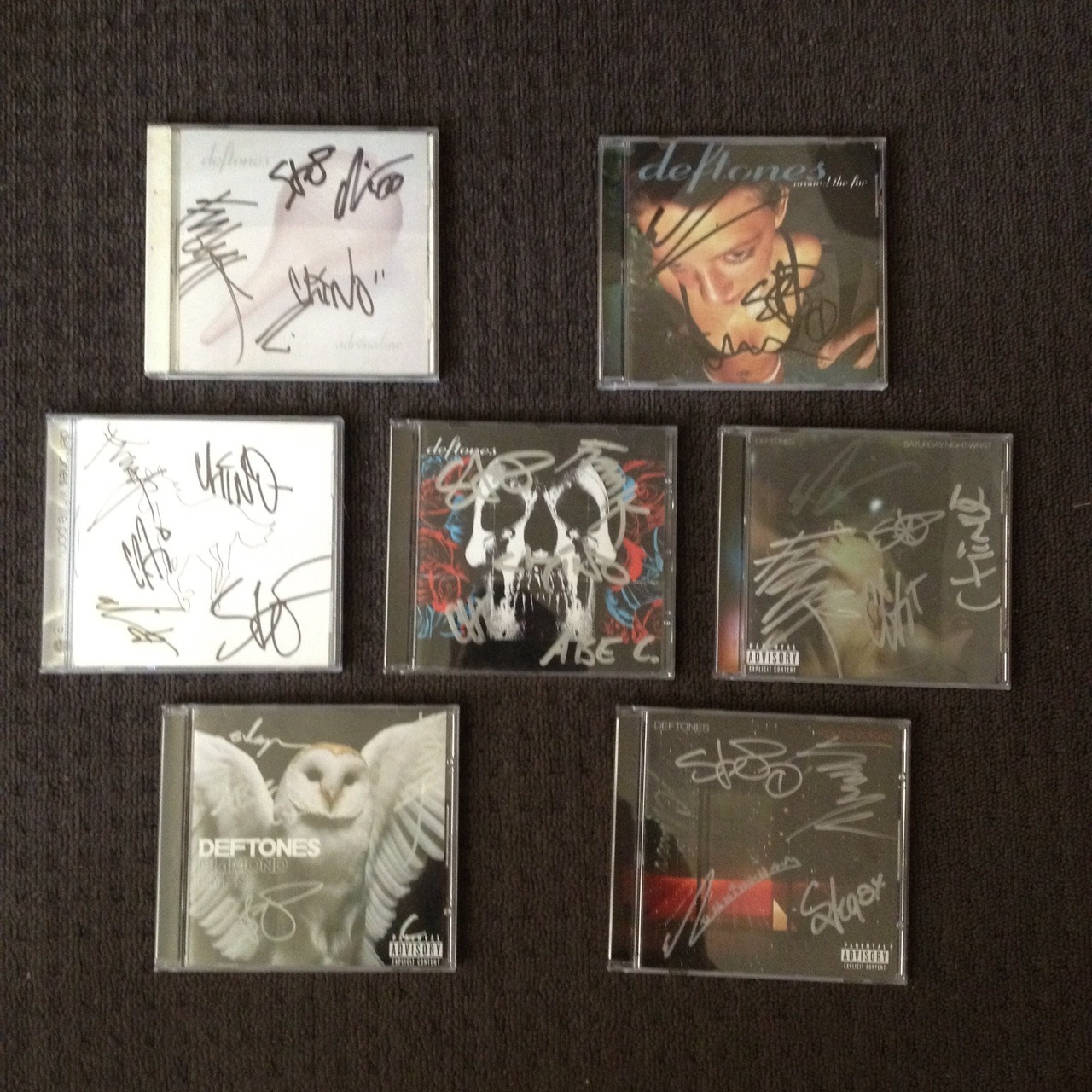 cmnd0ctrl:  I finally finished my collection of signed Deftones albums today! ^_^