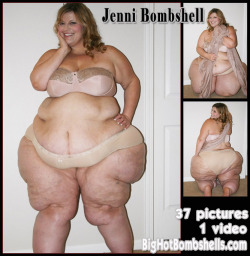 bombshellslive:  Jenni Bombshell - Super Pear!