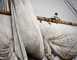 paul2francis:Strong Cloth for Sail by ~Thewinator