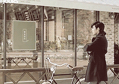kodacchromes:   KIM SOOHYUN Tous Les Jours Bakery CF  