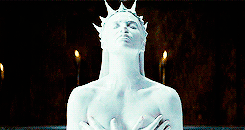 absencesrepetees:  Lips red as blood, hair black as night, bring me your heart, my