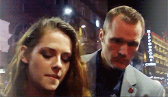 melindasordinos:   Rob and Kristen with fans @ the BD2 UK Premiere (fan video by