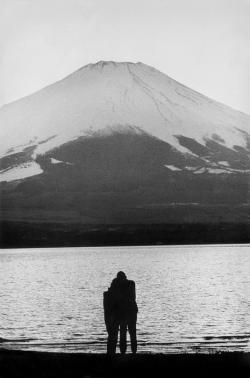 adanvc:  Japan. by Burt Glinn