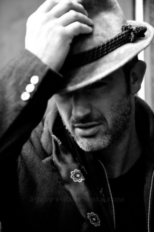 My scruff kept me warm today. The air was cool and brisk in the city. I walked with a purpose and tr