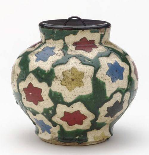 muirgilsdream:Water jar with design of maple leaves, 1731-43, Edo.
