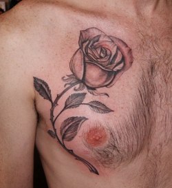 fuckyeahtattoos:  My rose, done by Rob Struven