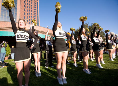 cheerheaven:  Go Tigers!