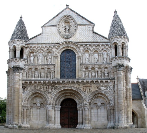 Église Notre-Dame la Grande, Poitiers, view of the façade.