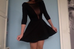 f-aint:  THIS DRESS :’( 