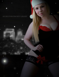 delvinasnow:  delvinasnow:  HO, HO, HO!  It’s that time of year where you should stop on by to MyGirlFund to collect your FREE gift for signing up! ;) Message me once you’re signed up: HustleBunny! Mention this post!