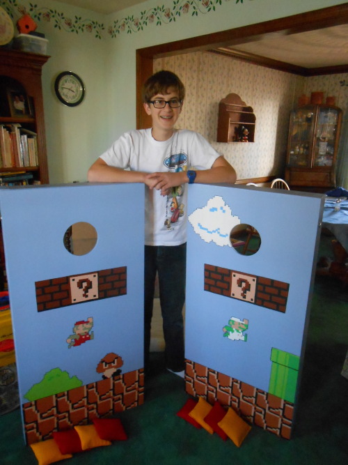 laughingsquid: Super Mario Bros. Cornhole Boards Do want. Also, did not know this game was called Co