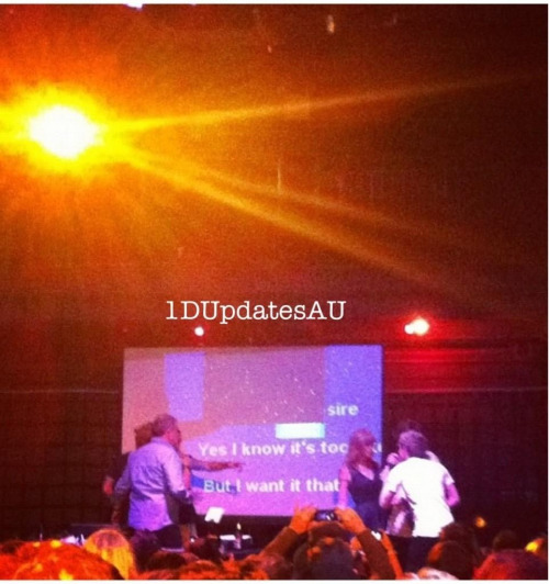 Taylor Swift, One Direction, and Ed Sheeran singing backstreet boys karaoke at the 1D after-party.