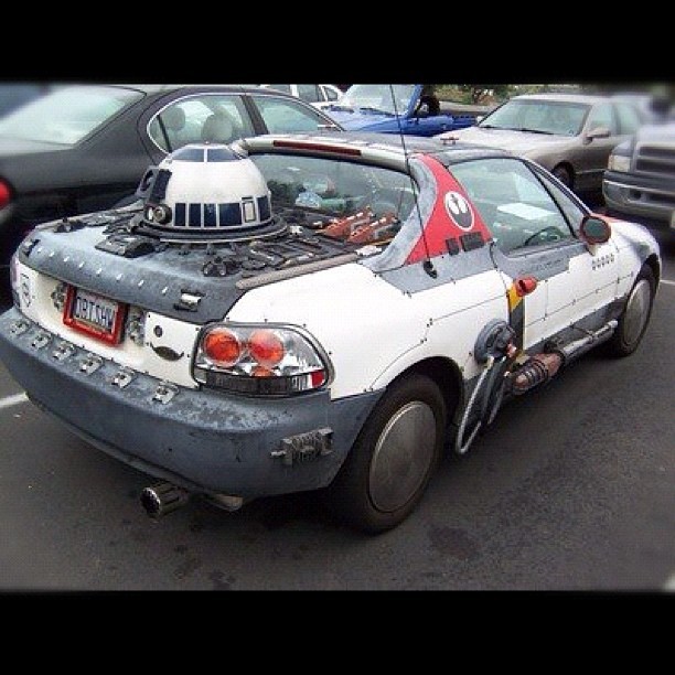 amandaveshagh:  I’m so torn….. The Star Wars fan in me says, ‘omgthatssoamazingiwantone’